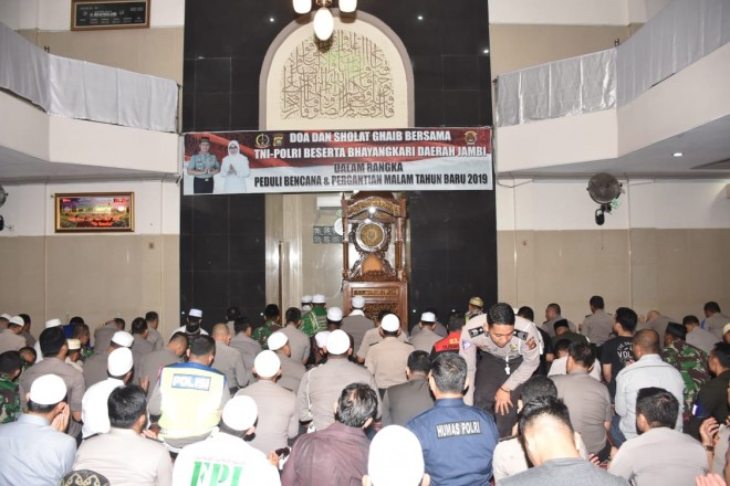 Polda Jambi dan Korem 042/Gapu Doa Bersama dan Shalat Gaib.