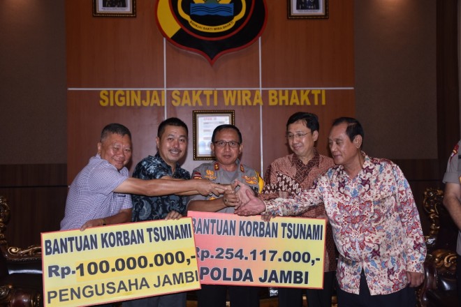 Polda Jambi Serahkan Bantuan untuk Korban Tsunami. Foto Ist