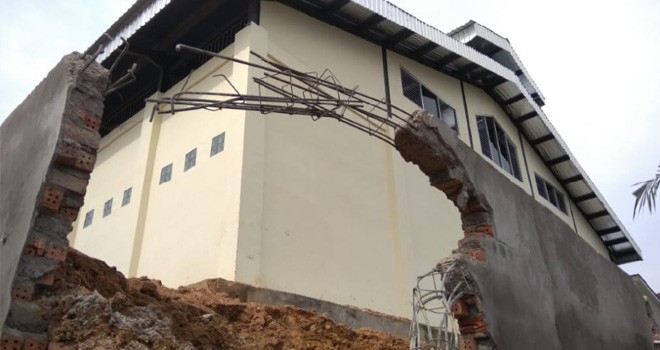 Turaf di Pasar Keramat Tinggi Muara Bulian terlihat jebol. Foto : Reza / Jambiupdate