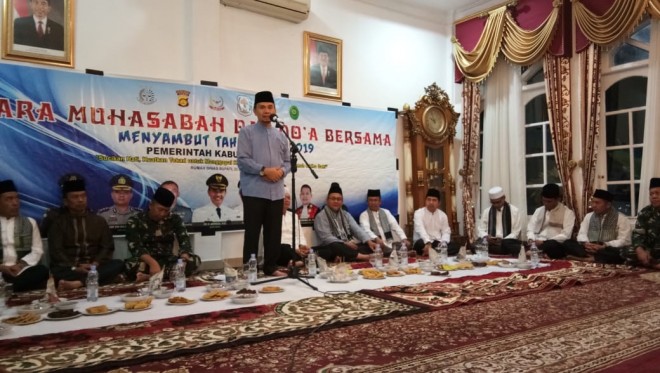 Bupati Kerinci pada saat muhasbah dan doa bersama. Foto : Gusnadi / Jambiupdate