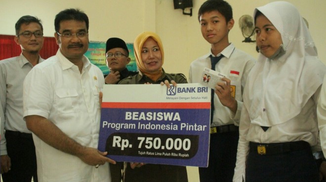 Sutan Adil Hendra. 