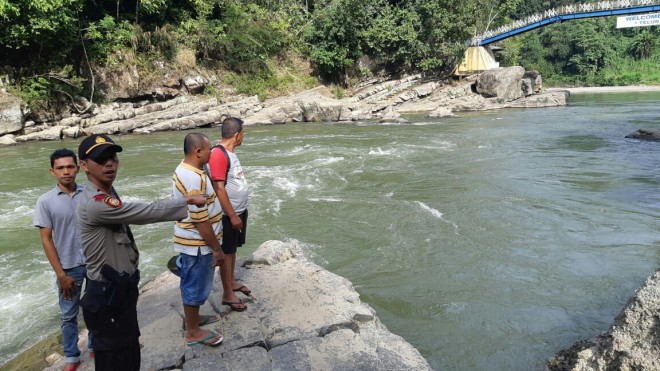 Pencarian Febi Febriadi warga Kelurahan Pematang Kandis. 