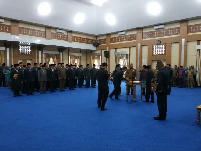 Wako AJB saat melakukan pelantikan. Foto : Gusnadi / Jambiupdate