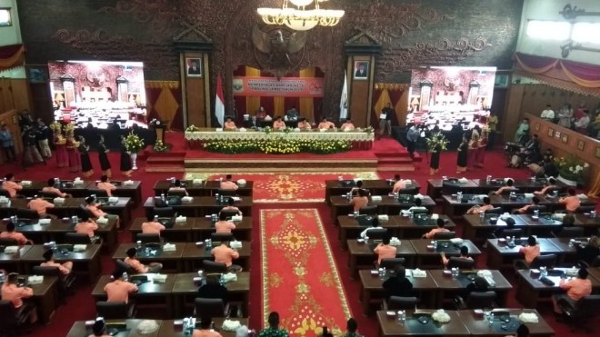 Rapat Paripurna HUT Provinsi Jambi 62 di kantor DPRD Provinsi Jambi, Senin (7/1). Foto : Safwan / Jambiupdate