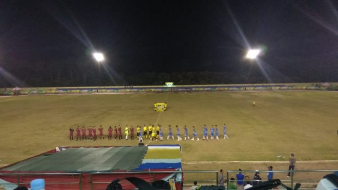 Pengerjaan proyek Jalan Patunas yang sampai saat ini masih berjalan dengan tidak menggunakan mobil mixer. Foto : Gatot / Jambiupdate
