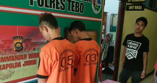 Dua bandar dan barang bukti narkoba saat diamankan di Polres Tebo, Rabu (9/1). Foto : Munasdi / Jambiupdate