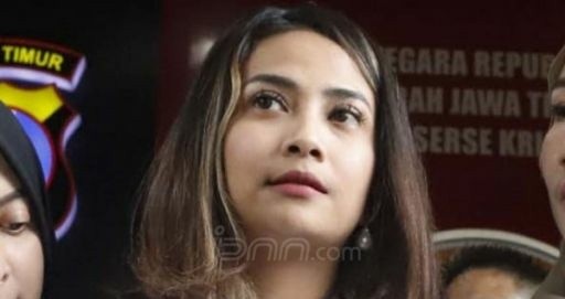 Vanessa Angel usai menjalani pemeriksaan. Foto : JPNN