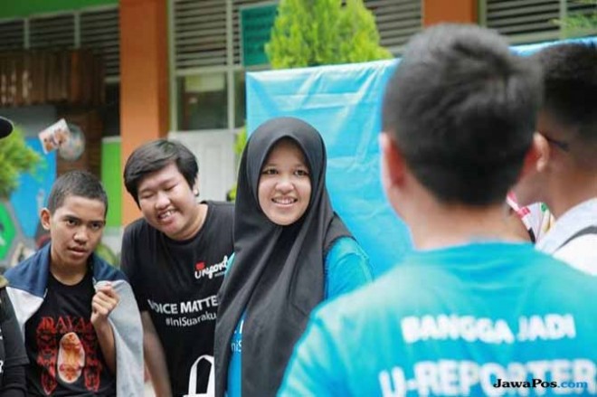 Rizka Raisa Fatimah Ramli (berhijab) meraih juara satu dalam Kontes Komik Pahlawan Super Sekolah yang diselenggarakan UNICEF bersama Comics Uniting Nations. (Istimewa)
