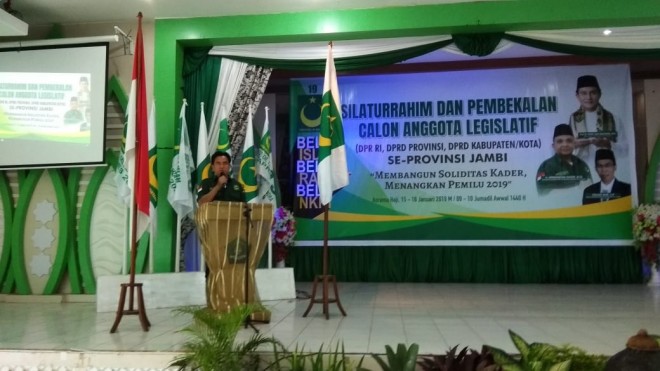 Yusril Ihza Mahendra, dalam acara Silaturahmi dan Pembekalan Caleg DPR RI, DPRD Provinsi Jambi. 