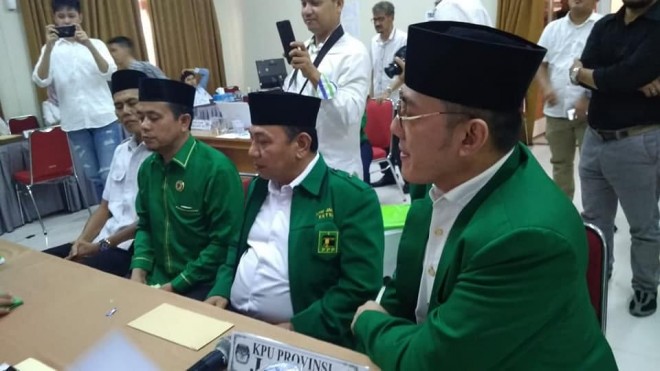 FAIZARMAN/JE PARPOL : Pengurus DPW PPP Provinsi Jambi mendaftarkan diri sebagai peserta Pemilu. Ditetapkan sebagai tersangka, Ketua DPC PPP Kota Jambi mengundurkan diri.