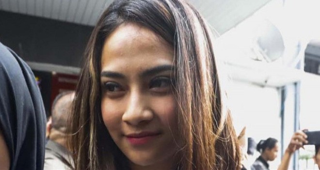 Vanessa Angel usai menjalanai pemeriksaan beberapa waktu lalu. Foto : Jawapos