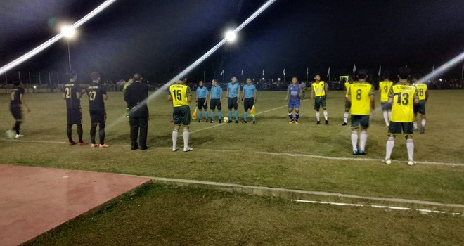 Pertandingan semifinal kedua antara kesebelasan Merangin melawan kesebelasan Batanghari digelar pada Kamis malam (17/01/2019) di Stadion Bumi Masurai Merangin sekitar pukul 19.30 WIB. Foto : Wiwin / Jambiupdate