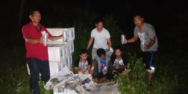 Anggota Polsek Nipah Panjang Gagalkan Penyelundupan 53.258 Baby Lobster. Foto : Ist
