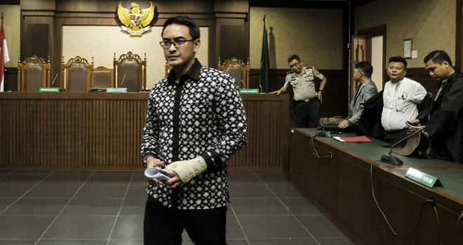 Gubernur Jambi non aktif Zumi Zola Zulkifli. 