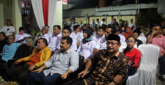 Sutan Adil Hendra. 
