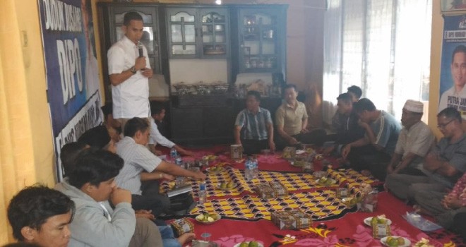 Calon anggota DPR RI Dipo Nurhadi Ilham menyerap aspirasi dan memaparkan potensi kayu manis Kerinci. Foto : Ist For Jambiupdate