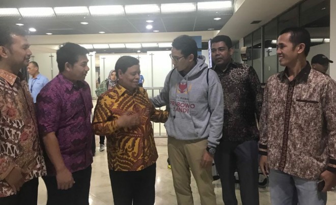 Rumah Sandi Uno Jambi dan relawan Prabowo Sandi saat bertemu Sandiaga Salahuddin Uno. Foto : Ist For Jambiupdate