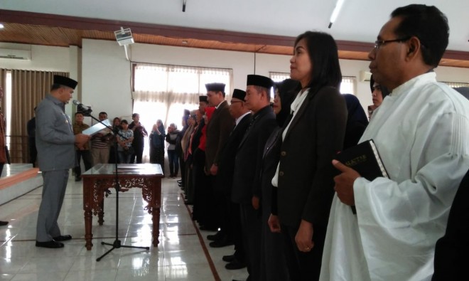 Wako Fasha Lantik Puluhan Pejabat Fungsional Pemkot Jambi. Hafiz / Jambiupdate