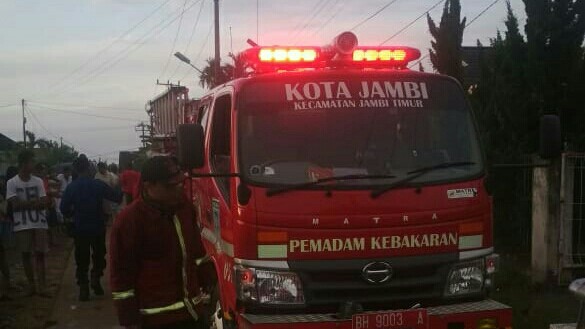 Terlihat 9 unit armada sudah dikerahkan turun ke lapangan. 
