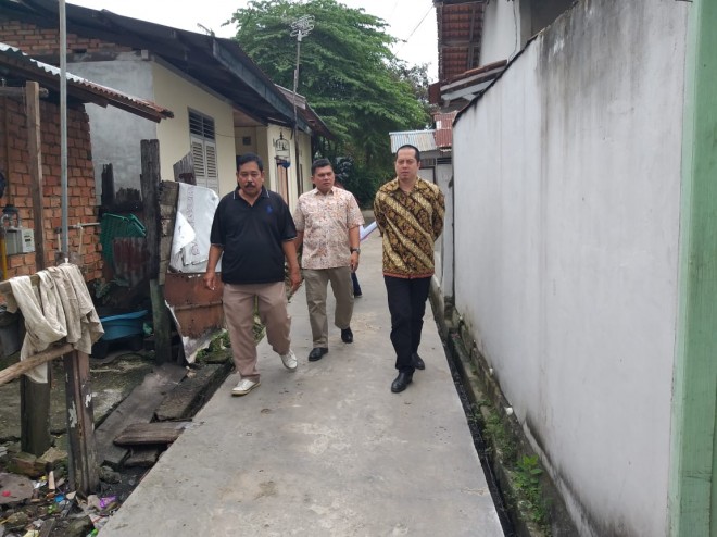 Ihsan Yunus Kunjungi Jalan Setapak Bantuan BUMN di Jambi. Foto : Ist