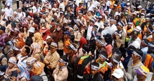 Massa honorer K2. Foto : JPNN