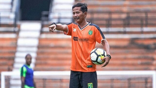 Djanur ingin sekali menonton film Preman Pensiun (Official Persebaya). 
