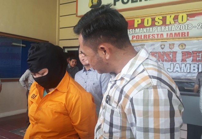 Pelaku penculikan anak saat diamankan aparat Polisi. Foto : Ist