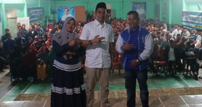 Calon DPR RI, Dipo Nurhadi Ilham mendapatkan dukungan dari masyarakat usai menggelar dialog terbuka.