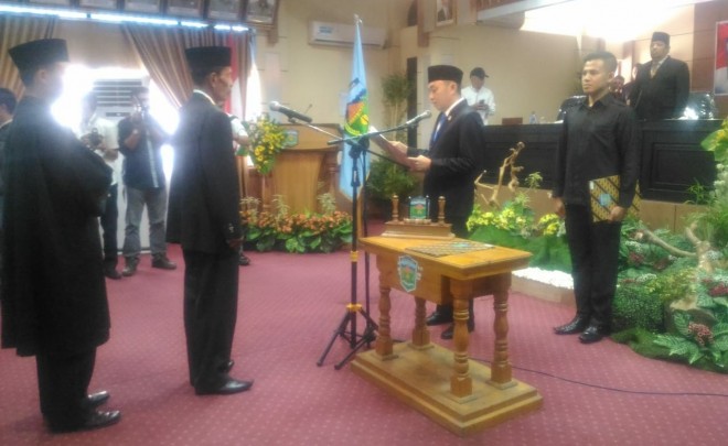 Ketua DPRD Sungai Penuh Pandu Sidang Paripurna PAW. Foto : Ist