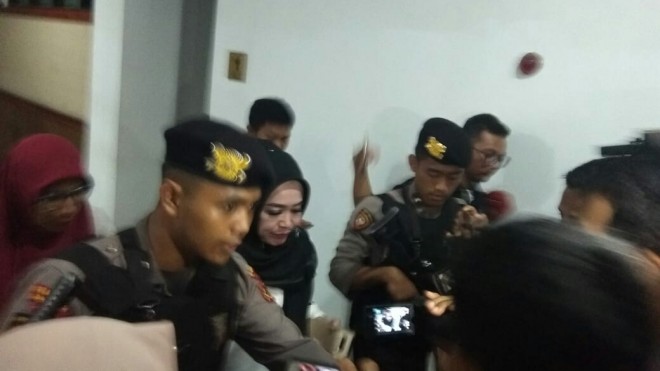 Karyani, anggota Fraksi Demokrat DPRD Provinsi Jambi, usai diperiksa penyidik KPK. 