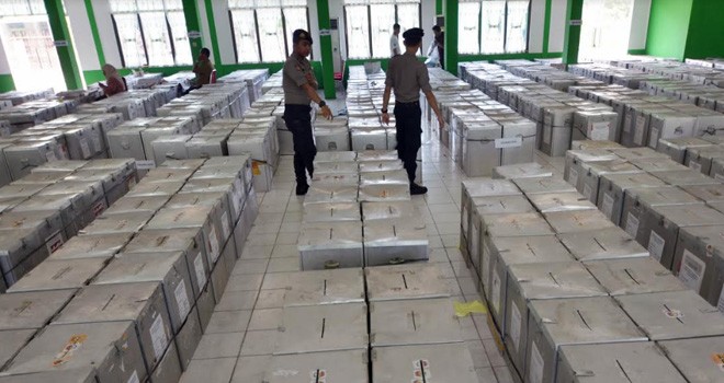 Ratusan kotak suara almunium tersusun rapi untuk persiapan Pemilukada. Usai digunakan, kotak saura akan dilelang Komisi Pemilihan Umum (KPU). Foto : Dok Jambiupdate