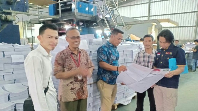 Komisi Pemilihan Umum (KPU) Kota Jambi terus melakukan pengawasan langsung terkait pencetakan dan pengiriman Surat Suara untuk Pemilihan Umum (Pemilu) Pemilu 2019.