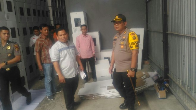 Pemantauan di Gudang Logistik KPU Kerinci, Tanah Kampung - Sungai Penuh.