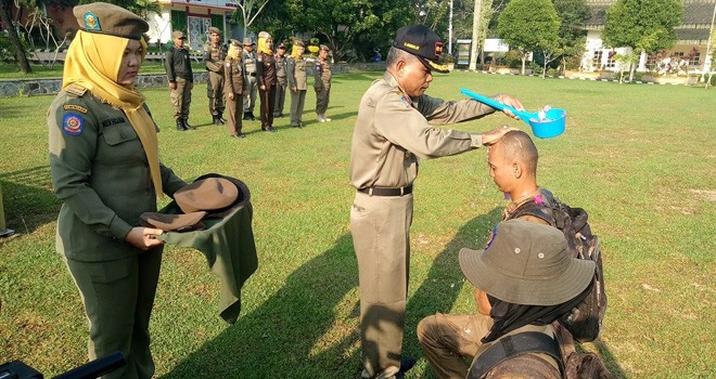Puluhan Anggota Satpol PP Kota Jambi Ikuti Proses Pembaretan. Foto : Ist