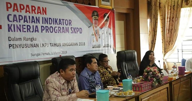 Walikota Sungai Penuh H. Asafri Jaya Bakri (AJB), Jumat (01/3) hadiri Paparan Capaian Indikator Kinerja Program SKPD dalam rangka Penyusunan LKPJ tahun Anggaran 2018. Foto : Gusnadi / Jambiupdate