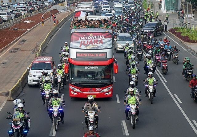 Timnas U-22 konvoi usai menjuarai Piala AFF U-22 (Issak Ramdhani/JawaPos.com)