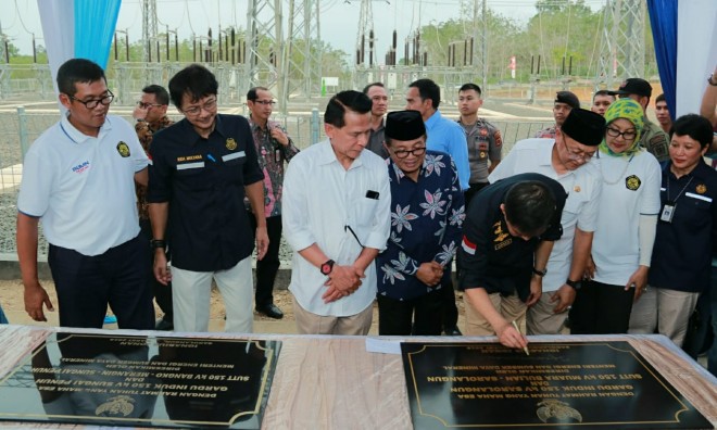 Menteri ESDM Ignasius Jonan Resmikan Gardu Induk. Foto : Ist