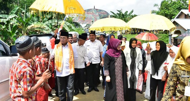 Gubernur Fachrori Ajak Masyarakat Makmurkan Masjid. Foto : Ist