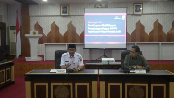 Komisi Pemberantasan Korupsi (KPK) RI memberikan keterangan pers terkait klarifikasi pemeriksaan 14 Kepala daerah (Kada) Jambi untuk Laporan Harta Kekayaan Penyelenggara Negara (LHKPN) tahun 2017, Rabu (6/3). Foto: aba/jambiupdate. 