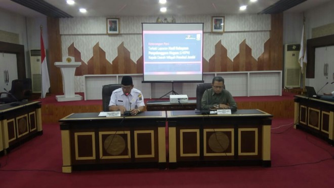 Komisi Pemberantasan Korupsi (KPK) RI memberikan keterangan pers terkait klarifikasi pemeriksaan 14 Kepala daerah (Kada) Jambi untuk Laporan Harta Kekayaan Penyelenggara Negara (LHKPN) tahun 2017, Rabu (6/3), Foto: aba/jambiupdate .