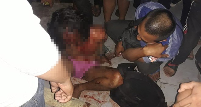 Spesialis pencurian rumah yang dikenal sebagai Kolor Ijo tertangkap dan dihajar massa. Foto : Ist For Jambiupdate