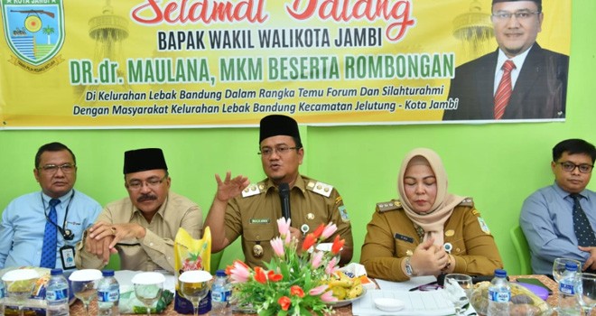  Wakil Walikota Jambi menyampaikan beberapa program Pemkot Jambi khususnya untuk RPJMD 2018-2023 saatKunker di Lebak Bandung (11/3). 