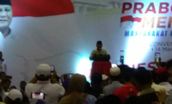 Pidato Capres Prabowo Subianto dihadapan ribuan masyarakat Jambi di Ratu Convention Center (RCC). Foto : Safwan / Jambiupdate