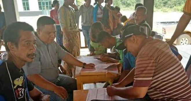 Perekaman di kampung madani SAD, Desa Lubuk Jering Kecamatan Air Hitam. Foto : Hadinata / Jambiupdate