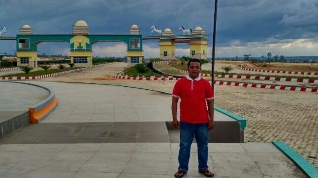 Perumahan Bungo Green City terlihat dari gerbang depan.