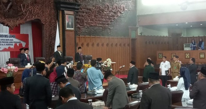 DPRD Provinsi Jambi melakukan Pergantian Antar Waktu (PAW) dari Partai Golkar, senin (18/3). Foto : Andri / Jambiupdate