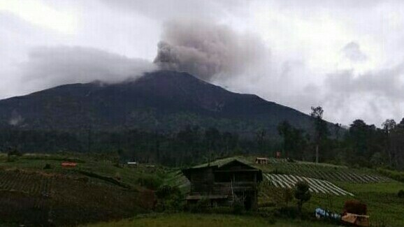 Aktivitas Gunung Kerinci. 