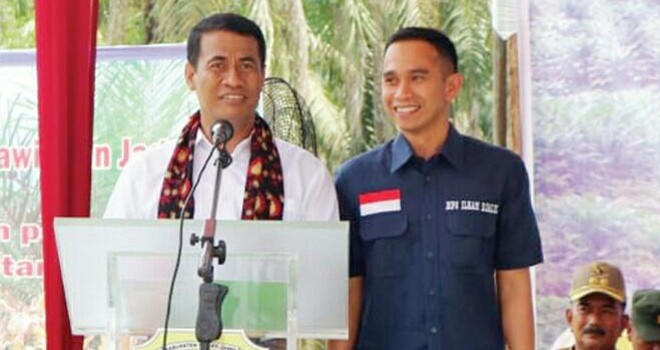 Dipo Nurhadi Ilham mendampingi Menteri Pertanian (Mentan) Amran Sulaiman. Foto : Ist