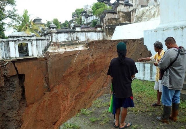 Lokasi longsOR di kompleks makam raja-raja Kasultanan Ngayogyakarta Hadiningrat. (DOK.JAWAPOS.COM)