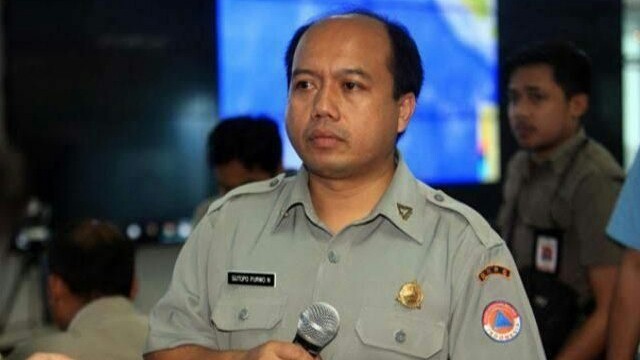 Kepala Pusdatin dan Humas BNPB, Sutopo Purwo Nugroho. BNPB menduga ada korelasi yang nyata antara perubahan fungsi Pegunungan Cyclop di Jayapura, Papua. (Dok.JawaPos.com)